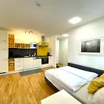 Topmodernes Sonnenwohnen Apartment bei U-Bahn und Therme Wien Oberlaa, 15 min bis Stephansplatz